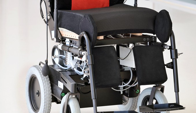 La silla de ruedas se viste con un cojín anti-úlceras